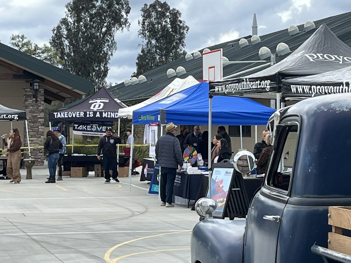 VUSDESS's tweet photo. It is “Takeover Event” season & our first #Takeover was held at Sequoia High School yesterday! #VisaliaUSD #OneVisaliaConnected https://t.co/7OoPu4betj