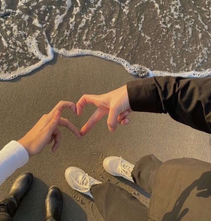 hansoloveyou's tweet photo. Jacob 
- mimos y abrazos todo el tiempo 
- haría cualquier cosa con tal de verte sonreír 
- cuidaría mucho de ti
- te cantaría, compondría y dedicaría canciones 
- cuando caminen juntos siempre te pone del lado de las paredes y no de la calle 
- muchas fotos y videos juntos https://t.co/fwxVPmxd4p