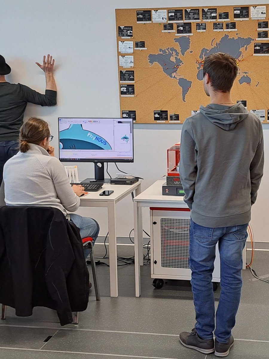 PhyndLab tweet media