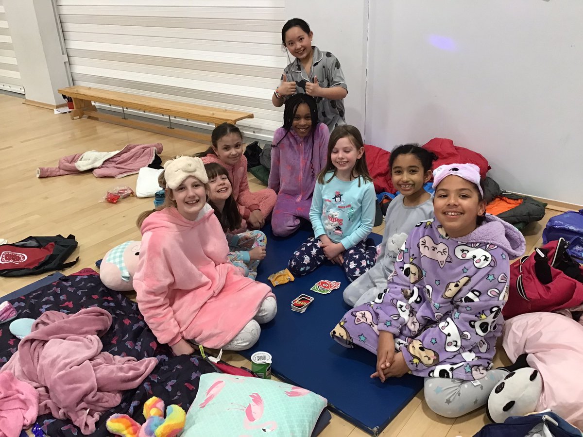 Miss_G_SENCO's tweet photo. @GRPARowan and @GRPAAsh are having such a great night already for the @11BEFORE11 #SleepingUnderTheStars experience! Weโve had pizza, played games, watched a movie, been stargazing and had hot chocolate. Next upโฆbedtimeโฆ.#wishfulthinking @GreenRidgeR2 https://t.co/WtG7tsuwfi