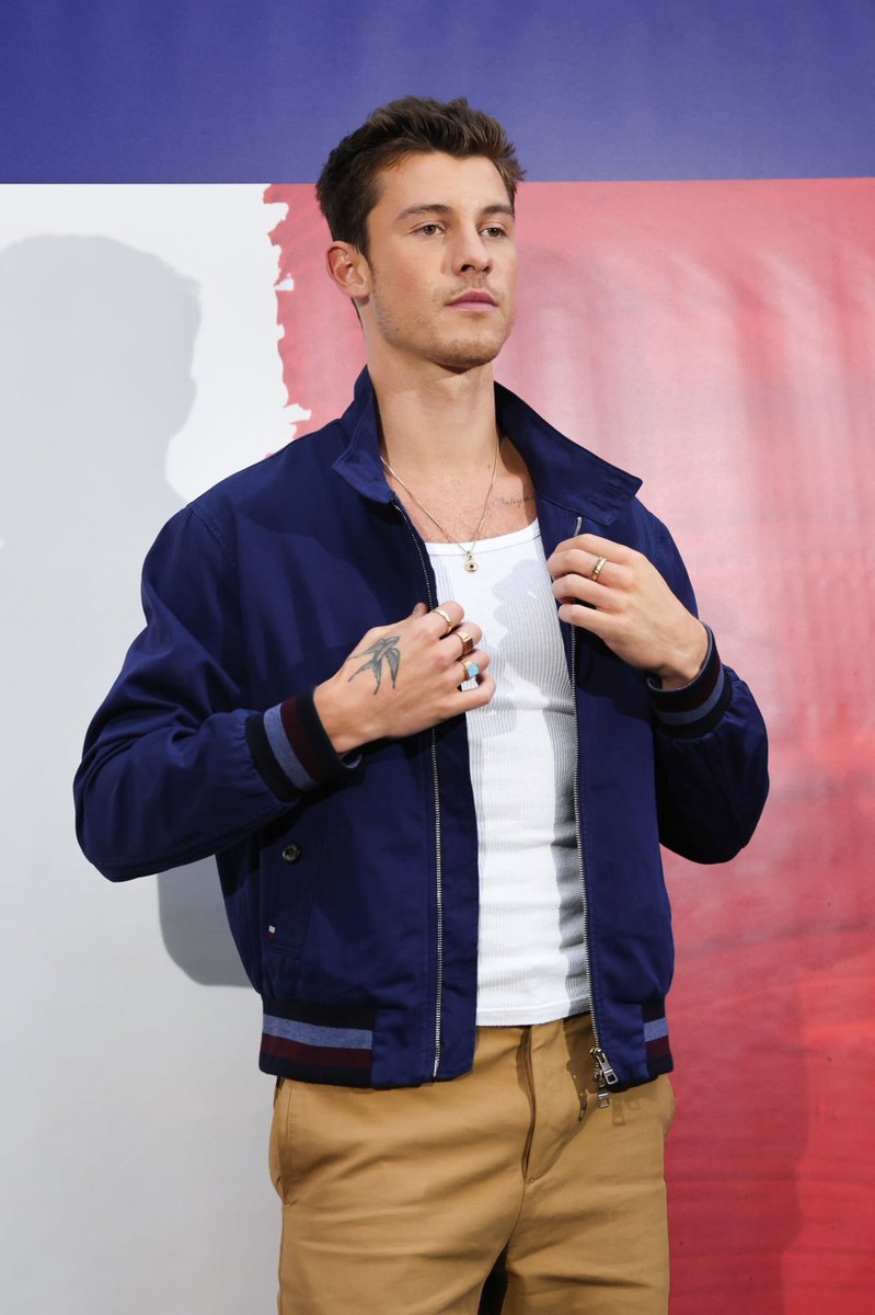 postsmendes's tweet photo. he looks so good https://t.co/f5Y1GClupb