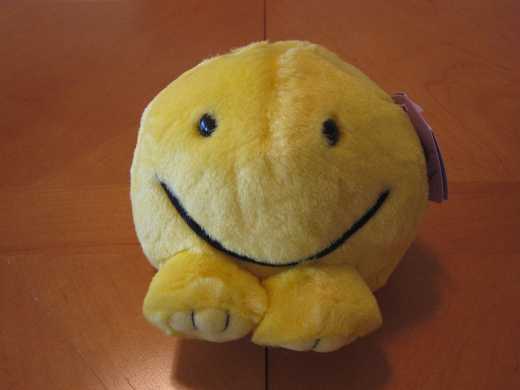 IMPERATIVEPHONY's tweet photo. Who left this thing on my desk I need to throw it against a wall https://t.co/divSuNxsMg
