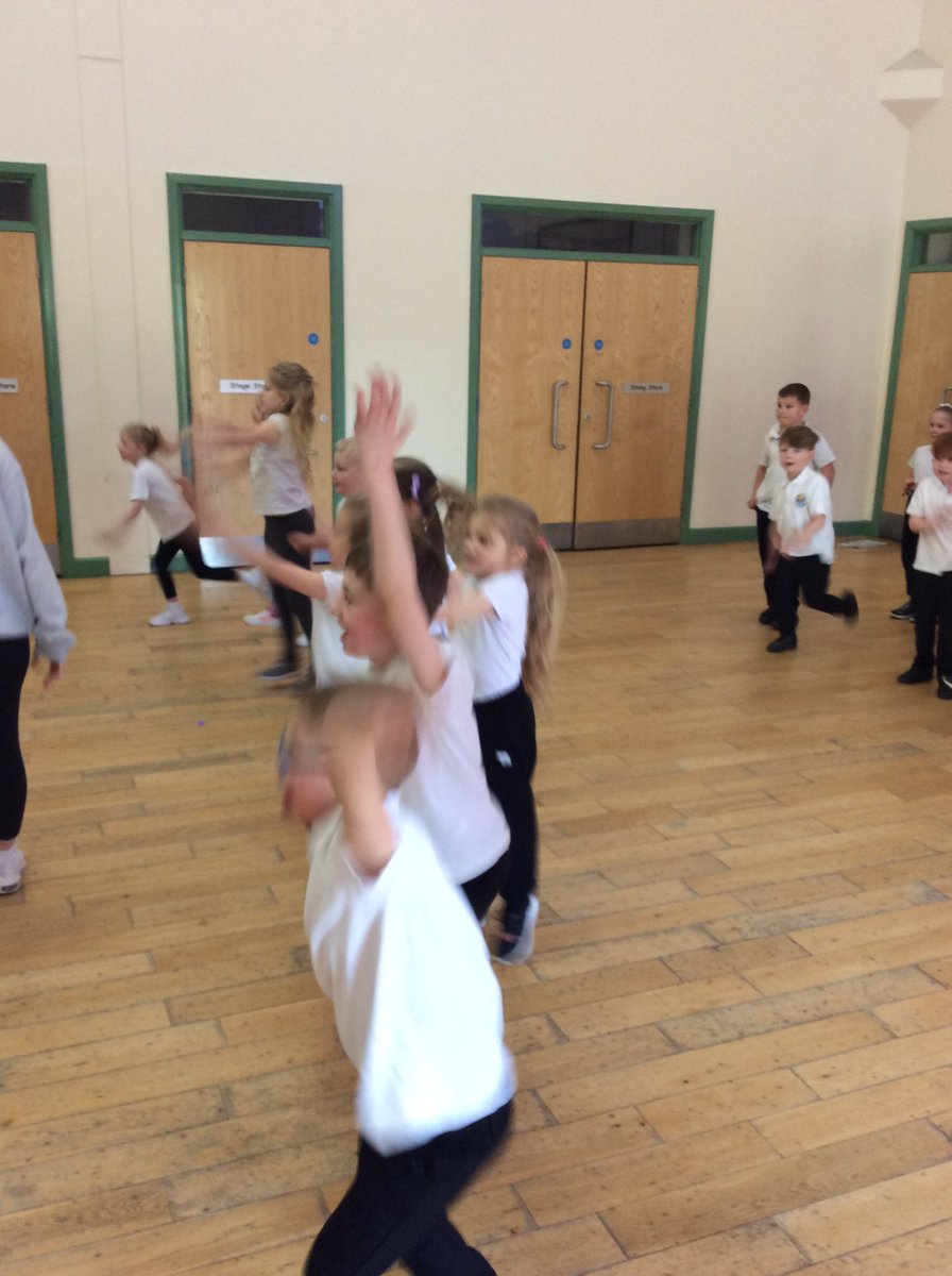 Lakeside_school's tweet photo. More children getting fit with @sportsforchamps #jaydonpaddock @TeamGB https://t.co/zz8ljZJ5q8