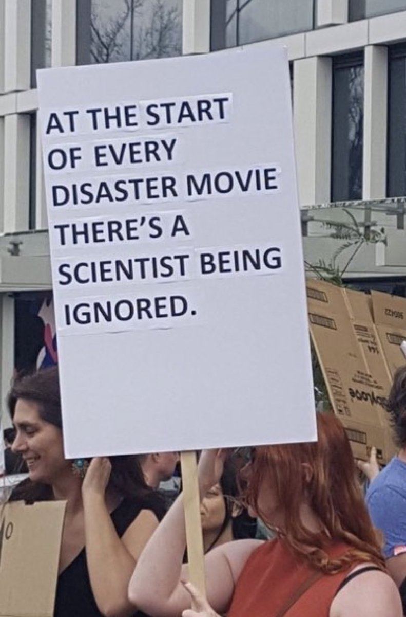 r_danovaro's tweet image. ‘All’inizio di ogni film su disastri c’è uno scienziato ignorato’ …. recita il cartello, ma molti dei disastri ambientali che abbiamo vissuto sono stati annunciati non da un solo scienziato, ma da uno stuolo di scienziati e di ricerche … ignorate…