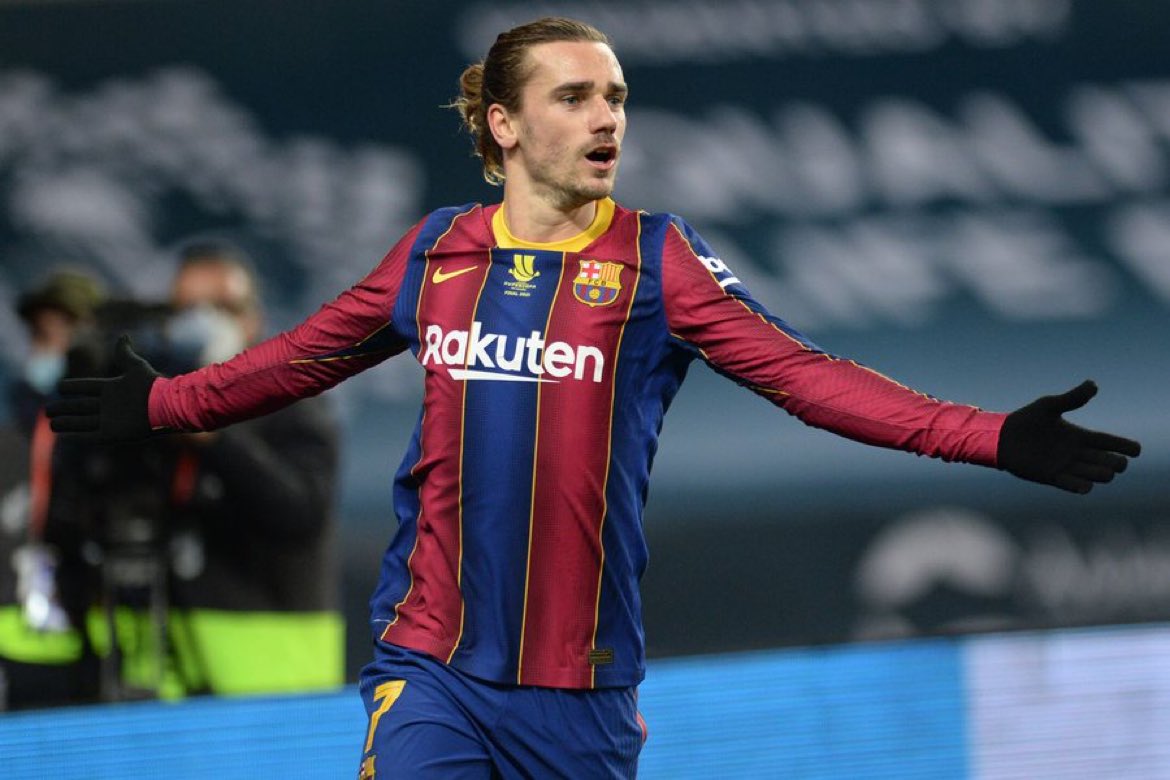 10InfoBlaugrana's tweet photo. Griezmann tuvo momentos difíciles en el Barça y cuando salió no dijo ni una palabra mala hacia el club o algún compañero. Memphis hizo todo lo contrario, rajó de todo. Y eso que uno es campeón del mundo y el otro no ganó nada en su vida. Diferencias. https://t.co/yjlkyQaKML