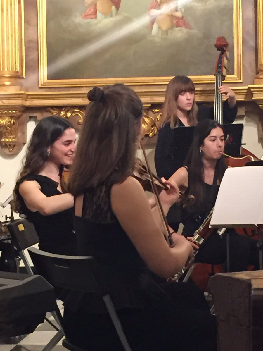 Y para finalizar la jornada 🎼 hemos asistido al concierto 'Cofrade Symphony~Música en la Pasión” de Juventudes Musicales de #AlcaládeHenares en la Iglesia del emblemático y Antiguo Hospital de Antezana. 
🎻 Un concierto delicioso para este tiempo de Cuaresma. 
#AlcaláesCultura