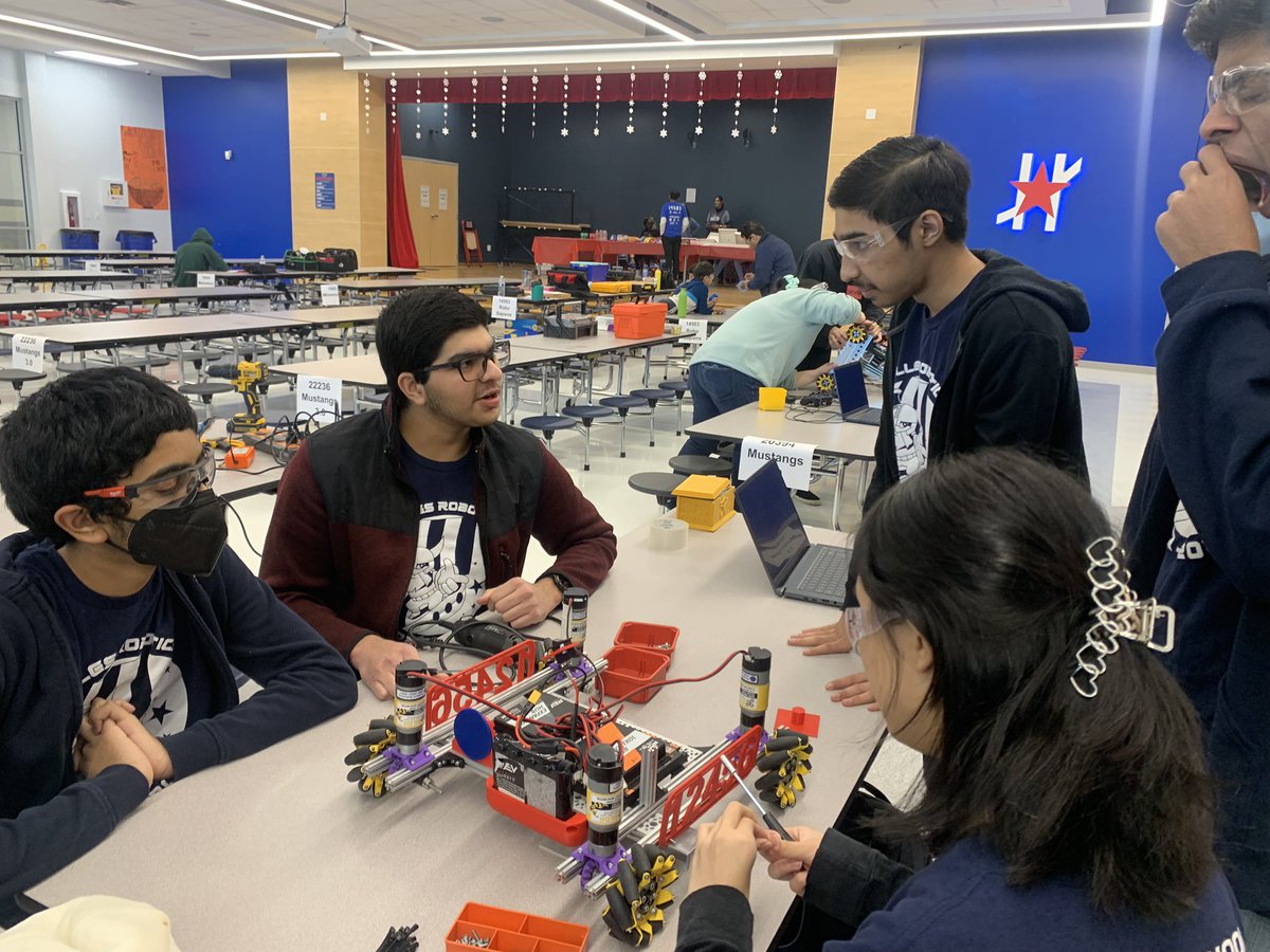 dulles_robotics's tweet image. Here are some pictures from our 2022-23 Power Play FTC season! 🤖
We apologize for the lack of Twitter posts (we’ve been very active on Instagram!) but we promise to start updating on here too! ☺️