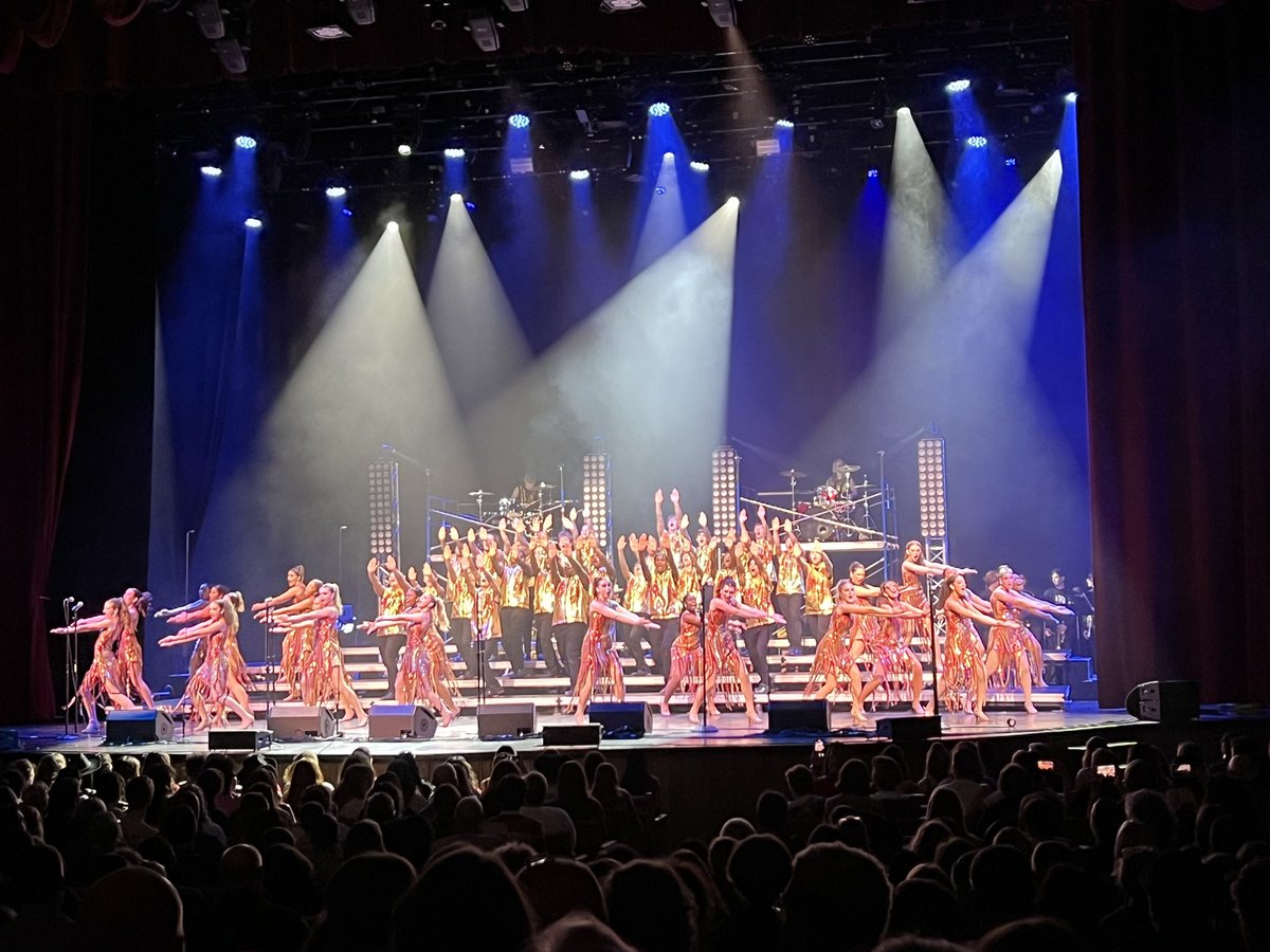 RammelEliza's tweet image. So excited we made the finals tomorrow at ShowChoir Nationals at the Grand  Ole Opry!  Bringing 🔥🔥 in the morning at 9 am!  Back to softball Monday, but this experience has been amazing! ❤️ #CPLetsGo @sb_nchs_In @Indianashockwa2 @goshen_sb @DePauwSoftball @BelmontSoftball