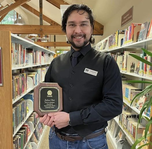 Congratulations to Deming PSA Joshua Olsen for completing the ‘Outstanding in Their Field’ 18-month 
@RuralLibAssoc leadership program. Great job, Joshua - this is a big accomplishment! We appreciate all that you do for WCLS and the patrons of Deming Library.