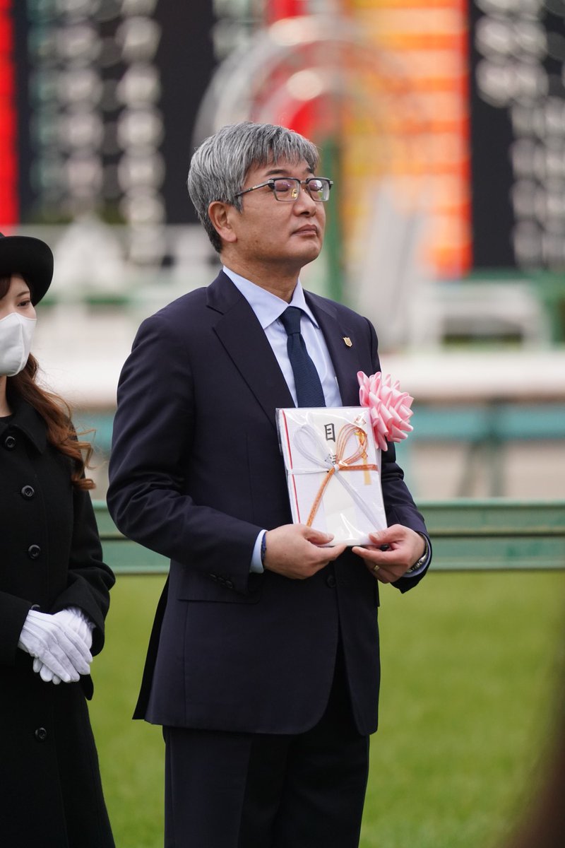 今週の堀厩舎の結果‥
土曜日
中京6R.3歳未勝利.⑥ホウキボシ(鮫島騎手)→11着🥲
中京10R.熊野特別.⑪シテフローラル(鮫島騎手)→5着🥲
日曜日
メイダン7R.ドバイターフ.④ダノンベルーガ(モレイラ騎手)→🥈😭
メイダン9R.ドバイWC.⑩カフェファラオ(モレイラ騎手)→12着😰