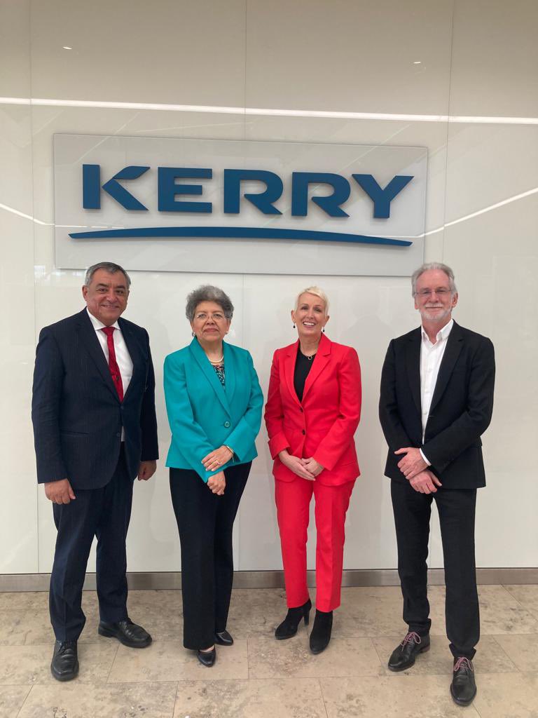 A constructive meeting at <a href="/WeAreKerry/">Kerry</a> a global company with investment in Guanajuato &amp; Querétaro 🇲🇽 Thank you Catherine  <a href="/CKeogh_2/">Catherine Keogh</a> and  Malcom Sheil, for sharing your vision for a sustainable world. Looking forward to working together. 🇲🇽🤝🇮🇪