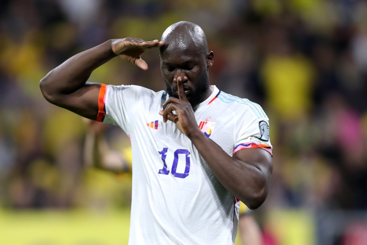 HTrickk's tweet photo. 🇧🇪 #Bélgica batió 3-0 a 🇸🇪 #Suecia de visita con #HatTrickk de Romelu #Lukaku Es una gran victoria para los #RedDevils en su debut en las eliminatorias para #Alemania2024 Fue la presentación de Domenico #Tedesco, quien busca renovar a los #belgas y hacer historia. https://t.co/G99pzTC8fL
