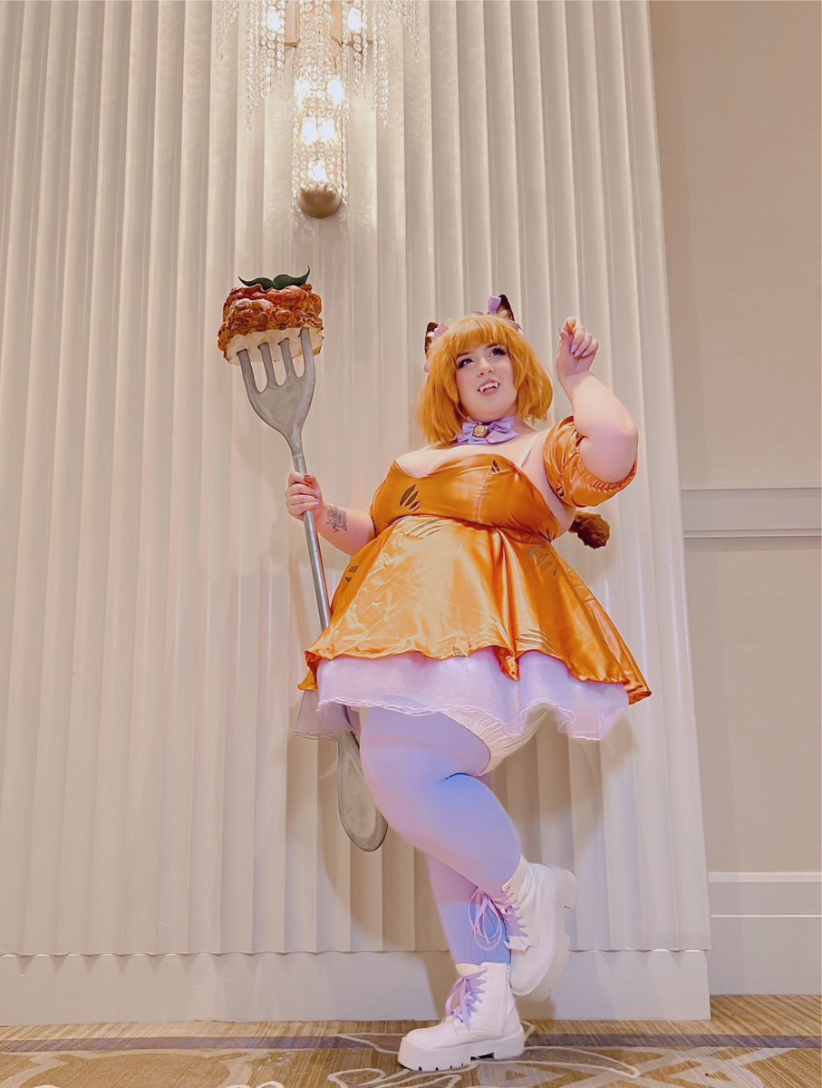 strawbewbie's tweet photo. In the name of lasagna, I will punish you! https://t.co/8XlZfInauA