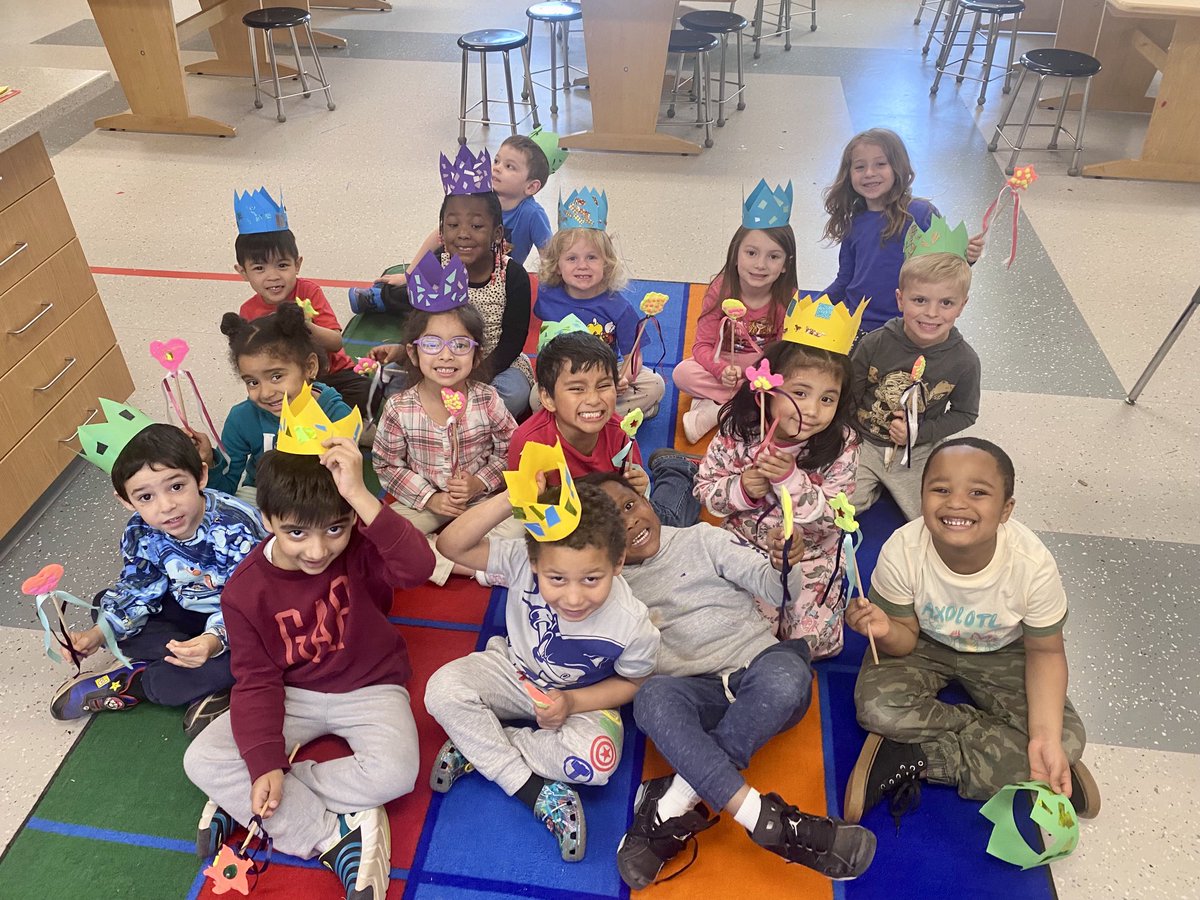 ArtmommaJohnson's tweet photo. Our PreK students felt like royalty after creating sparkling crowns and magic wands in Art Class to end our Fairytale unit.
#AACPSVisualArts
#AACPSAwesome
#GBParkAACPS https://t.co/uGMzLPyFeh