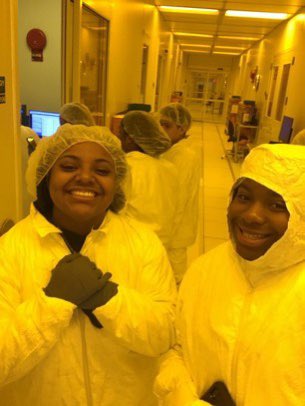 SSICP Tars takeover the Argonne National Laboratory and experience nanotechnology. #GoTars @N17CPS <a href="/mcreducates/">Michelle C. Flatt #SSICPProudPrincipal</a> @AP_MReid <a href="/argonne/">Argonne National Lab</a>