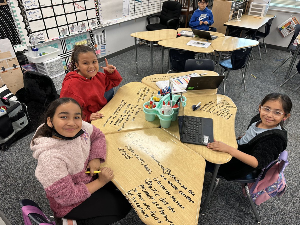 contidavis's tweet photo. Practicing "extended constructed responses" for the upcoming STAAR. @Robinson_HISD https://t.co/QYo0xlzok9