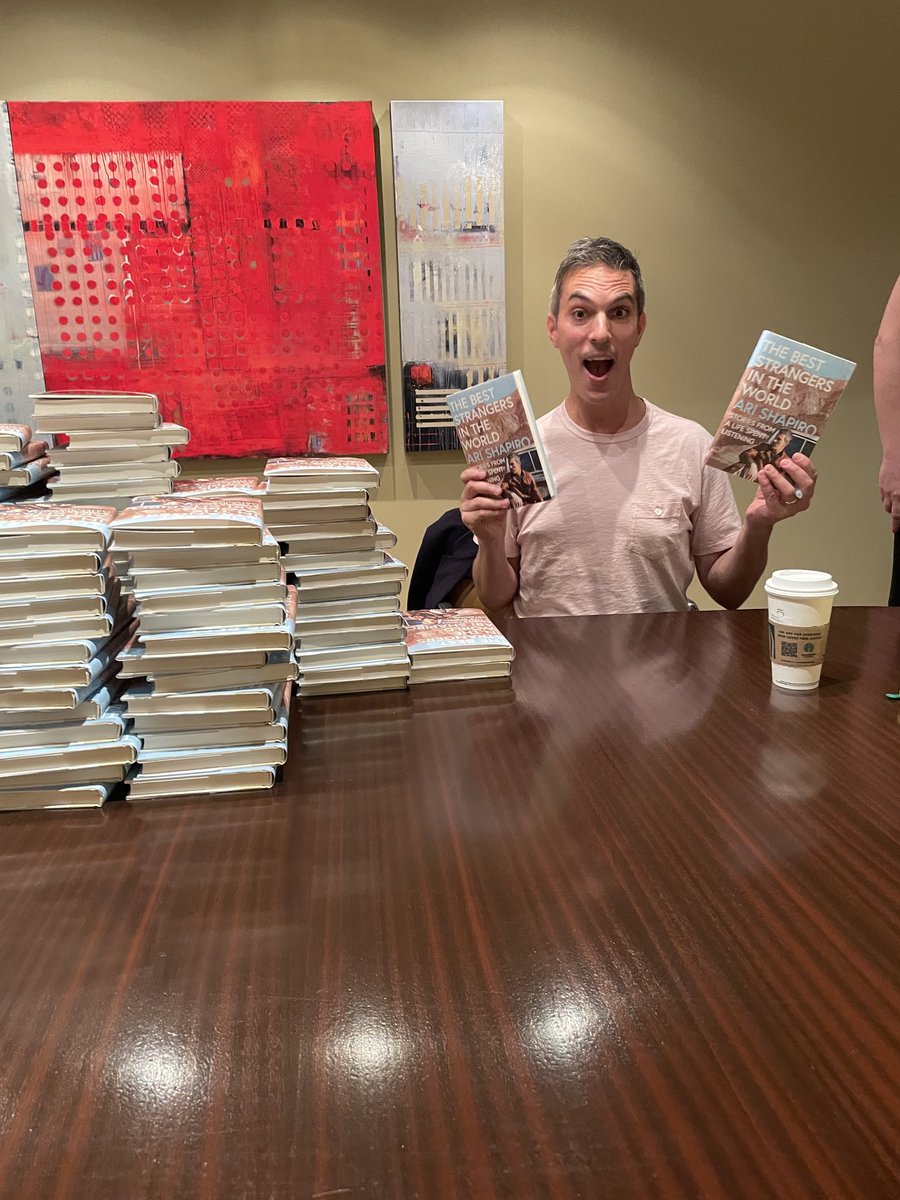 The big night is here. ⁦@arishapiro⁩ is in the house… but before our chat, he’s got hundred of copies of #thebeststrangersintheworld to autograph.