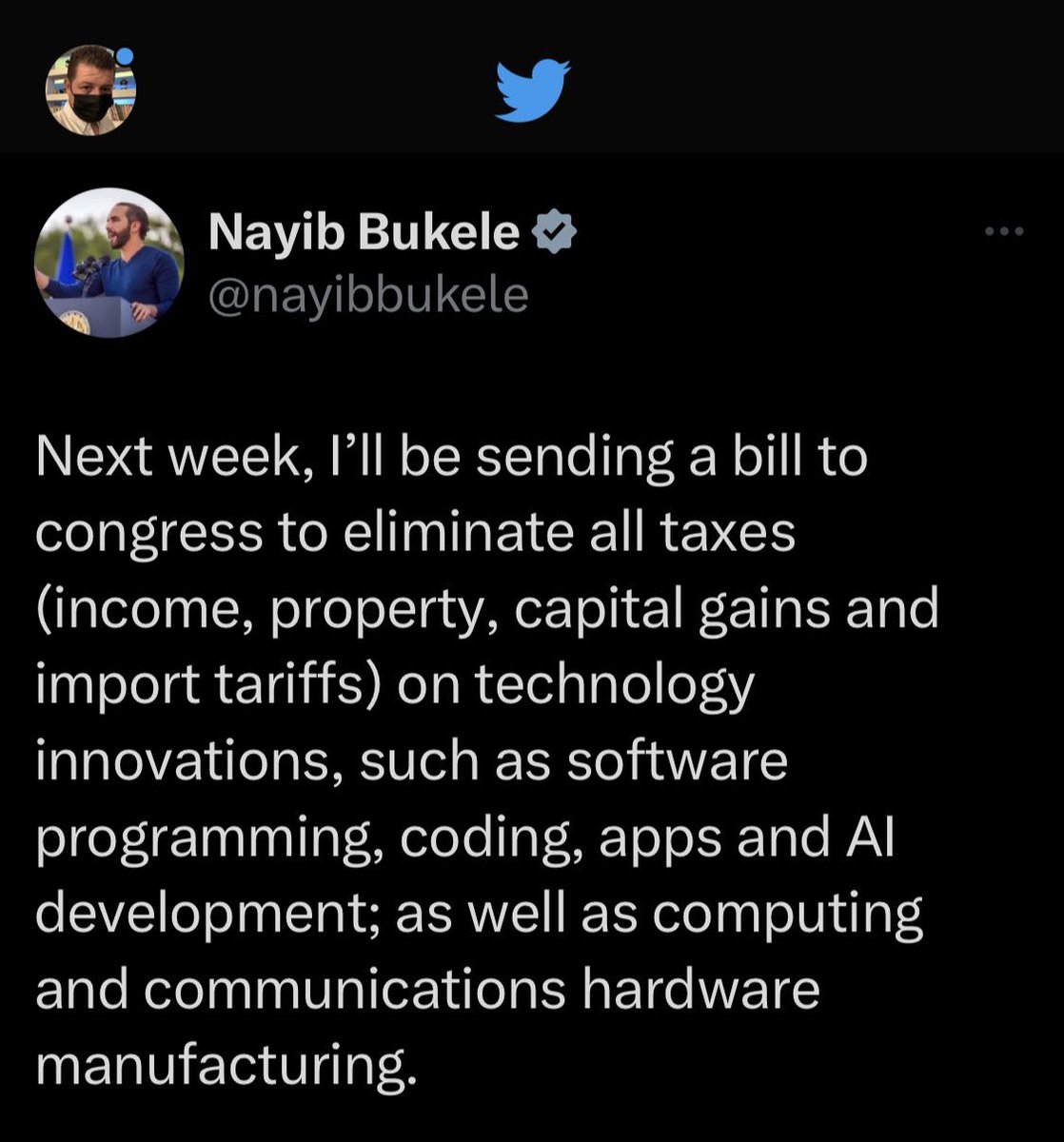 vickey7770's tweet photo. Y este pend…sante por qué le comunica en inglés a su supuesto pueblo? Si en el paísito ni un 15% sabe leer inglés, de hecho la mayoría de sus seguidores no saben leer ni escribir bien en español 🤔 https://t.co/u6belWZNAJ