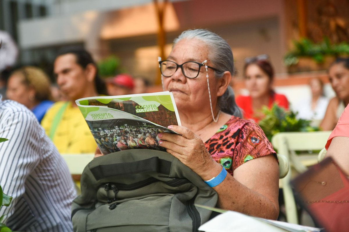 ingjairoyanez's tweet photo. Asumimos con responsabilidad el compromiso de rendir cuentas sobre nuestra gestión y avances del Plan de Desarrollo Municipal 2020-2023, un proyecto con visión de futuro que construye ciudad bajo los principios de la meritocracia, la ética y la transparencia. 
#DiciendoYHaciendo https://t.co/ztFVRT53vk
