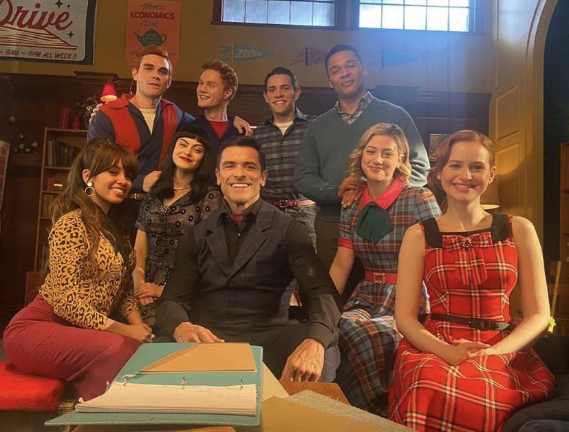 riverdalenewstv's tweet photo. They’re back in 5 days. 😈

#Riverdale https://t.co/6NH2mO9U10