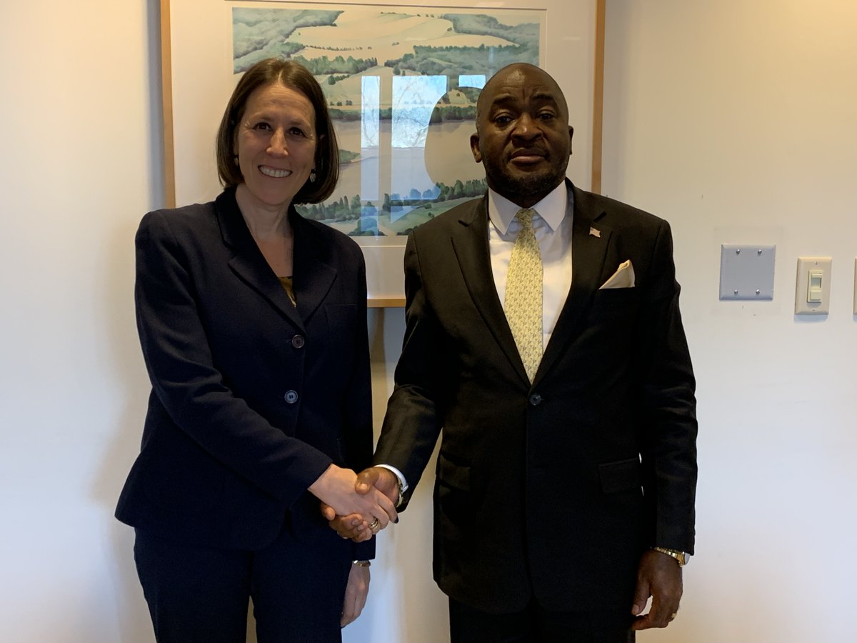 Senior Coordinator for Atlantic Cooperation Amb Lapenn met with Liberian FM Kemayah and welcomed Liberia to the Joint Statement on Atlantic Cooperation state.gov/joint-statemen…. As coastal Atlantic countries, we are stronger through cooperation. #BlueEconomy