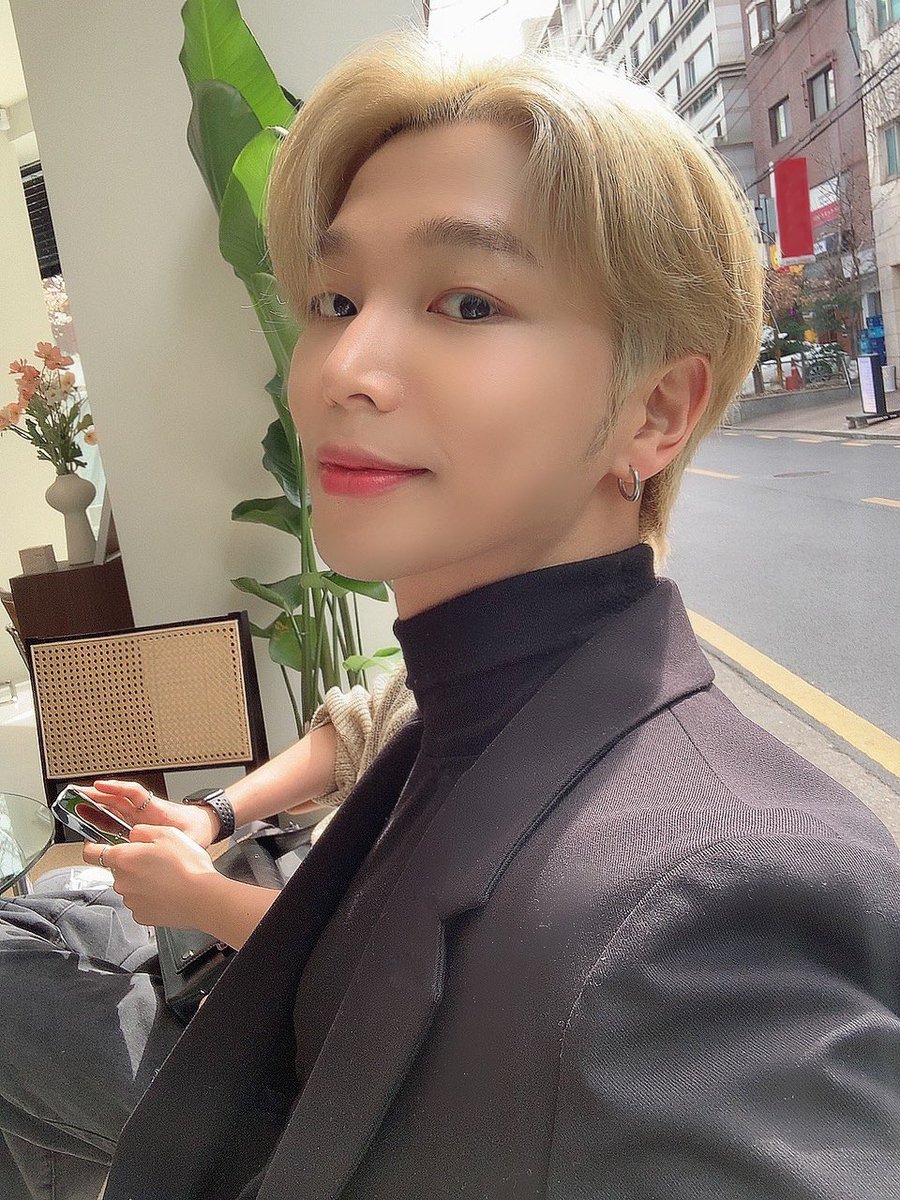ireahand_'s tweet photo. 눈뜨자마자 많은 분들이 생일 축하해주셔서 감동...🥺
오늘 아주 폭풍 업로드 예정이니까 함께해요❣️

#피크타임 #peaktime #팀7시 #이레 https://t.co/0xR871gDOJ