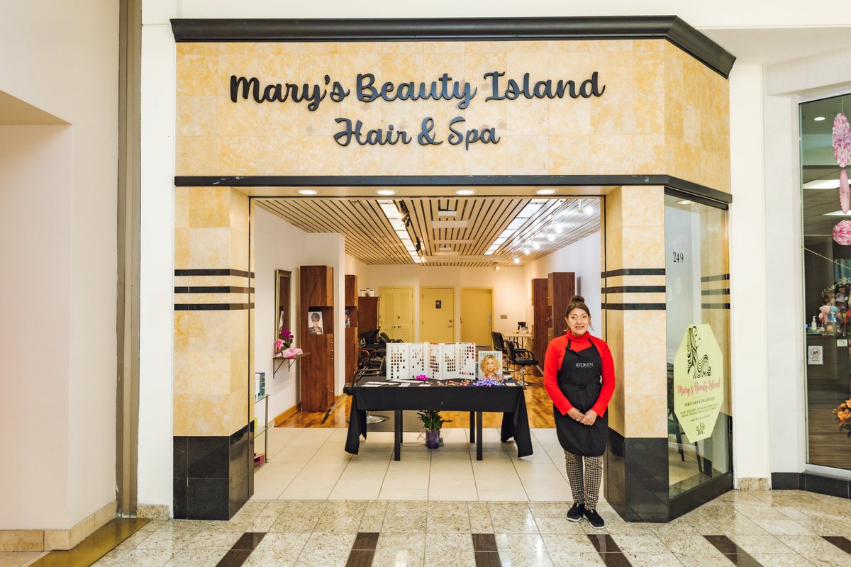 SBGalleria's tweet photo. #FridayFinds — Glam up for the weekend at our new salon! Mary’s Beauty Island is a full-service family salon offering hair and spa services. 💇🏻‍♀️💇🏽💇🏿‍♂️

📍Located on Level 2 next to @DinosaursAmazed. https://t.co/Jgr3LM9wDn