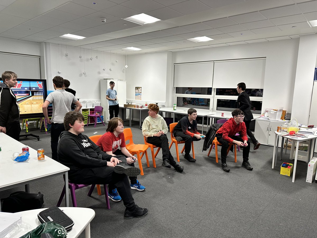 WCHSTechnology's tweet photo. The last students standing as the clock struck 10pm. What an excellent turnout for our first ever #SponsoredGamesNight all organised by our amazing #SCQFGamesDevelopment students. @WestCalderHigh #weAREtechnologies #weAREwchs https://t.co/jsGr9cmtPa