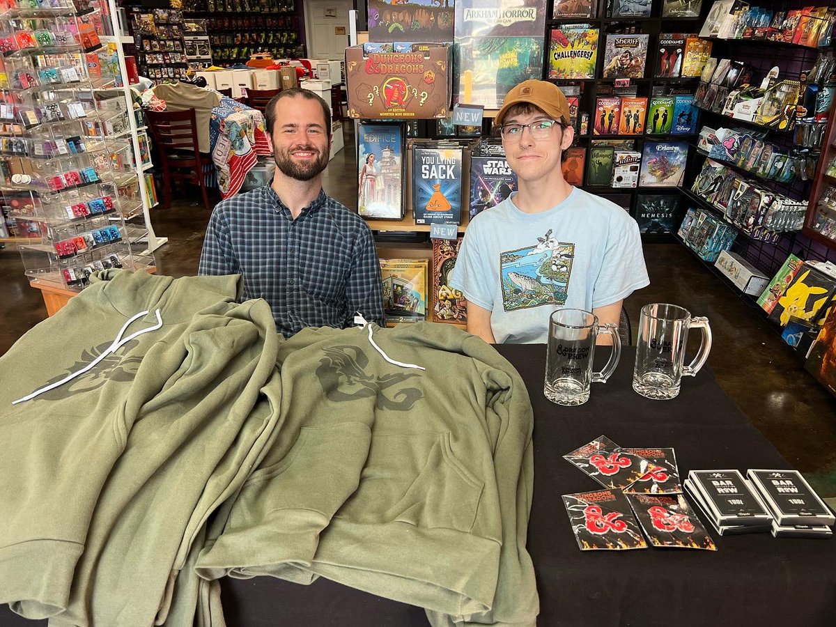 OutlawMoonGames's tweet photo. Paramount Pictures is here to hand out free goodies in support of Dungeons &amp; Dragons: Honor Among Thieves. And we do mean good! Steins! Hoodies! They’re here until 7pm today only. https://t.co/FcuLE1341W