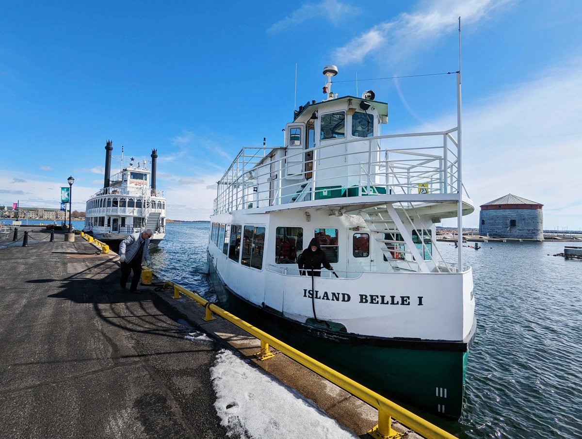 The boats are back! The Island Queen and Island Belle made their way from winter berths back to Crawford Wharf in #ygk today, ready to begin #1000Islands cruises on Friday April 7th. 

Help us think warm thoughts to help that one last pile of snow to melt, and we'll see you soon.