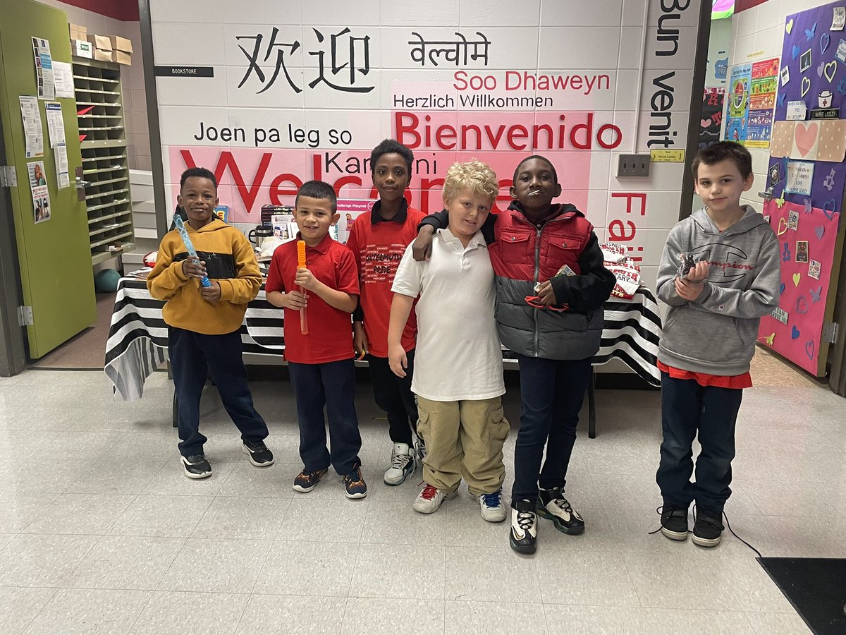 JacquelynRahmel's tweet photo. So many @GutermuthES students caught being good this week! #CaughtBeingGood https://t.co/SiJ3ipvGPl
