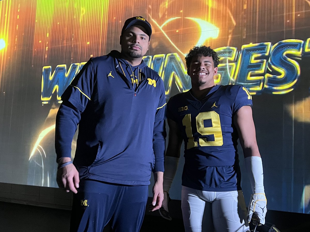 Eli Owens (@eli_owens19) on Twitter photo Always good to be back in Ann Arbor!!! Had a great day getting to spend some more time up here! Can’t wait to come up for a game! <a href="/grant_newsome/">Grant Newsome</a> <a href="/alcoafootball/">Alcoa Football</a> <a href="/NCEC_Recruiting/">NPA</a> <a href="/NatlPlaymkrsAca/">NatlPlaymkersAcademy</a> <a href="/scoop1914/">VESSELS</a> Always good to be back in Ann Arbor!!! Had a great day getting to spend some more time up here! Can’t wait to come up for a game! <a href="/grant_newsome/">Grant Newsome</a> <a href="/alcoafootball/">Alcoa Football</a> <a href="/NCEC_Recruiting/">NPA</a> <a href="/NatlPlaymkrsAca/">NatlPlaymkersAcademy</a> <a href="/scoop1914/">VESSELS</a>