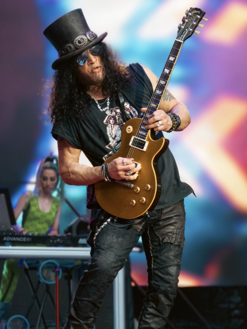 Who’s your favorite guitarist ever?? 

#guitarist