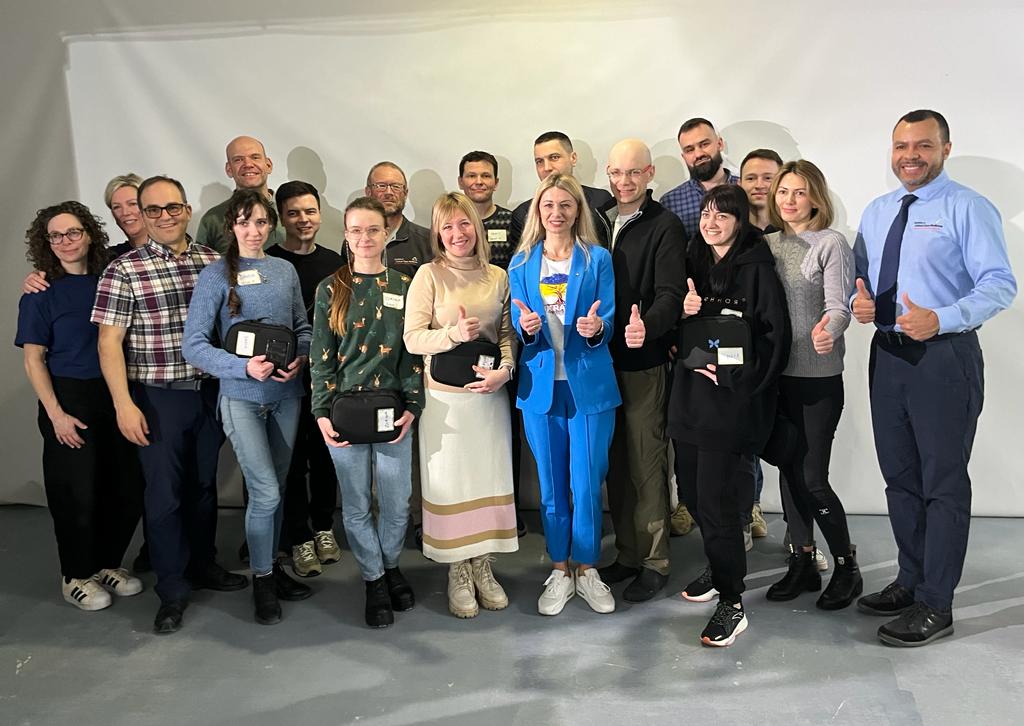 Ultrasound training attendees in Lviv, Ukraine keep handheld ultrasound devices from <a href="/ButterflyNetInc/">Butterfly Network</a>, along with an iPad, to ensure all can continue to learn &amp; apply #POCUS skills in the field. SCCM Global Health is proud to partner with <a href="/DirectRelief/">Direct Relief</a> on this important training!