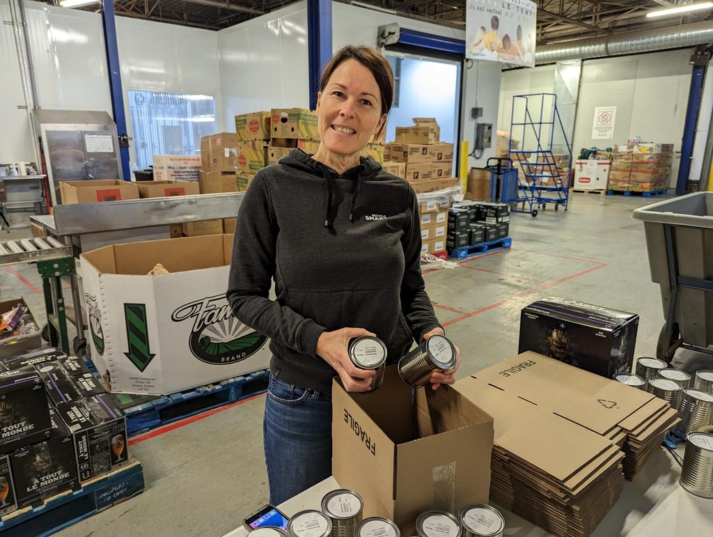 Three of our employees volunteered at Moisson Montréal, a non-profit that distributes over $100 million worth of food annually to those in need.

Kudos to Dawn, Yahya, and Karine for making a positive impact and representing our company’s values using their volunteer hours!