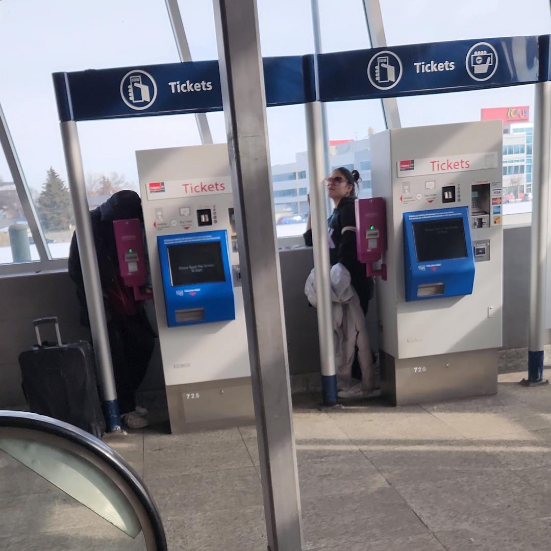 RealDanThiessen's tweet photo. Part 13 of my daily Calgary train scum series, follow for new installments.
Zero security, zombies everywhere.
#yyc #Calgary #Homeless #fentanyl @globalnews @cityofcalgary @JyotiGondek @CWalcottYYC @TourismCalgary #tourismyyc @CalgaryPolice @neufeld_mark https://t.co/byZ7kSmLlN
