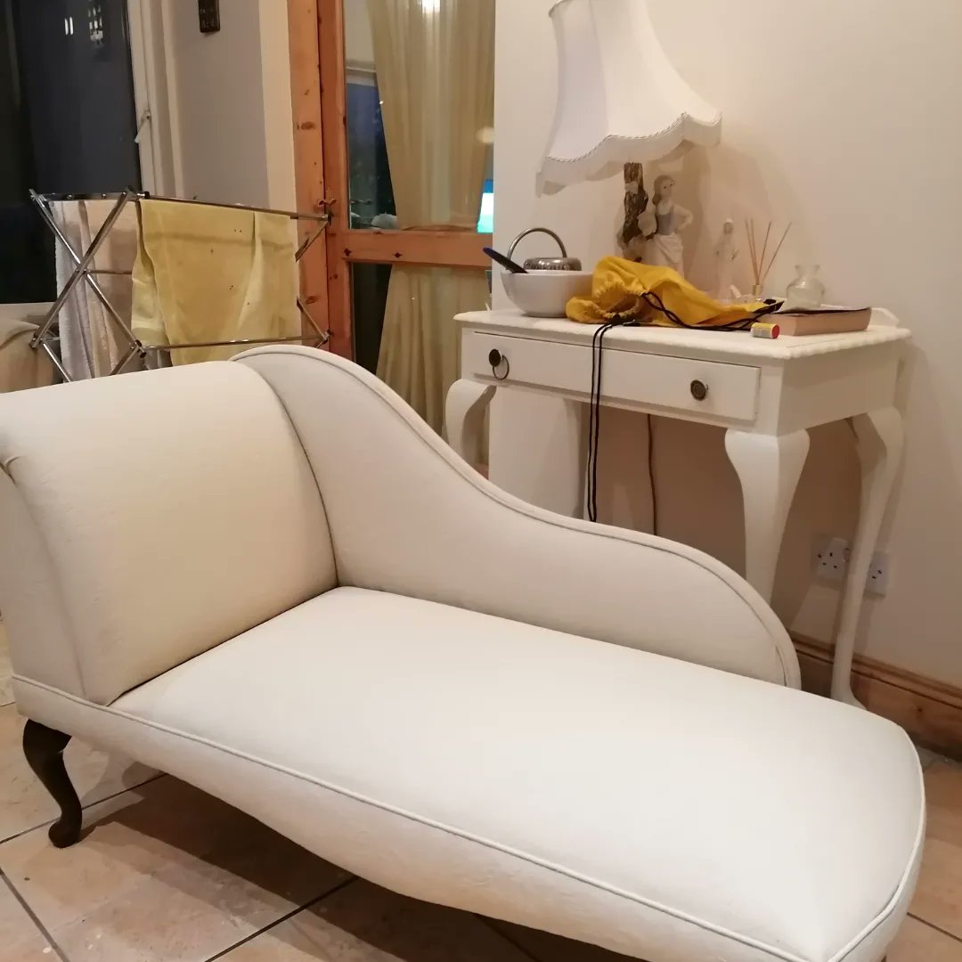 I love finding something like this that someone has thrown out. It's amazing what a good scrub and a lick of paint can do.