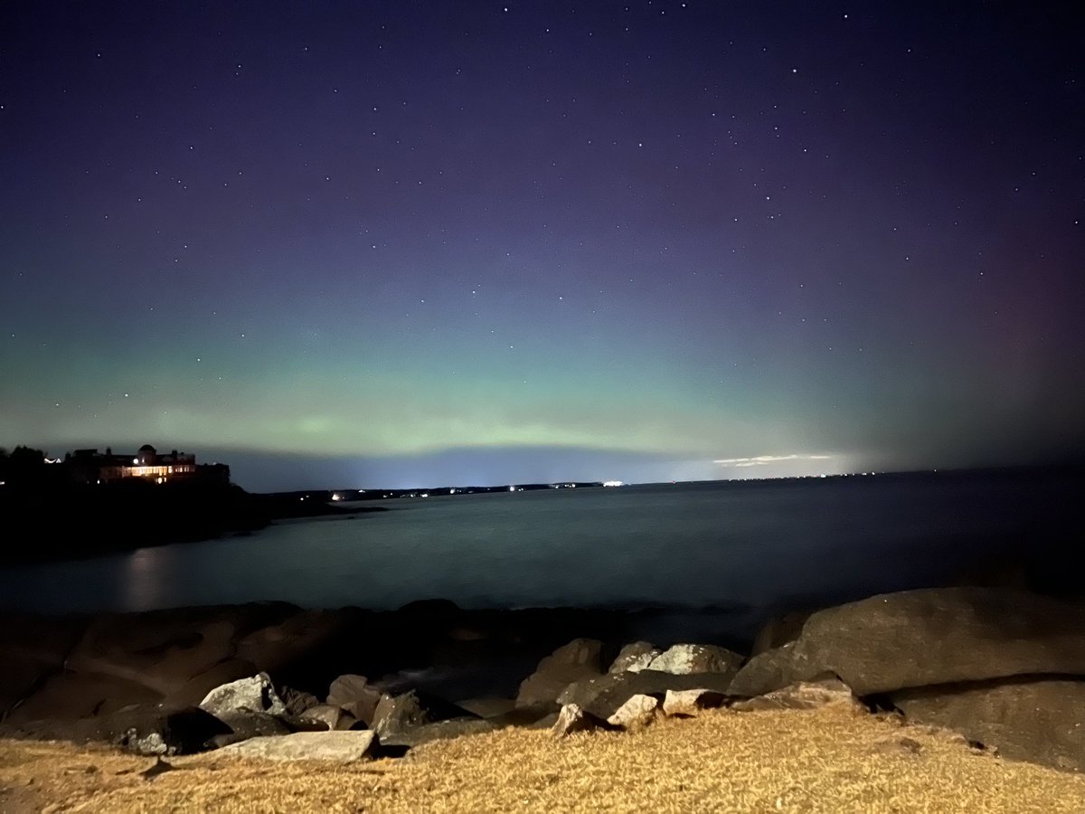 WilliamWallent2's tweet photo. First time seeing #AuroraBorealis! Just 3 hours north of Middletown ct. Very cool, would recommend. https://t.co/TmqG95xFRJ