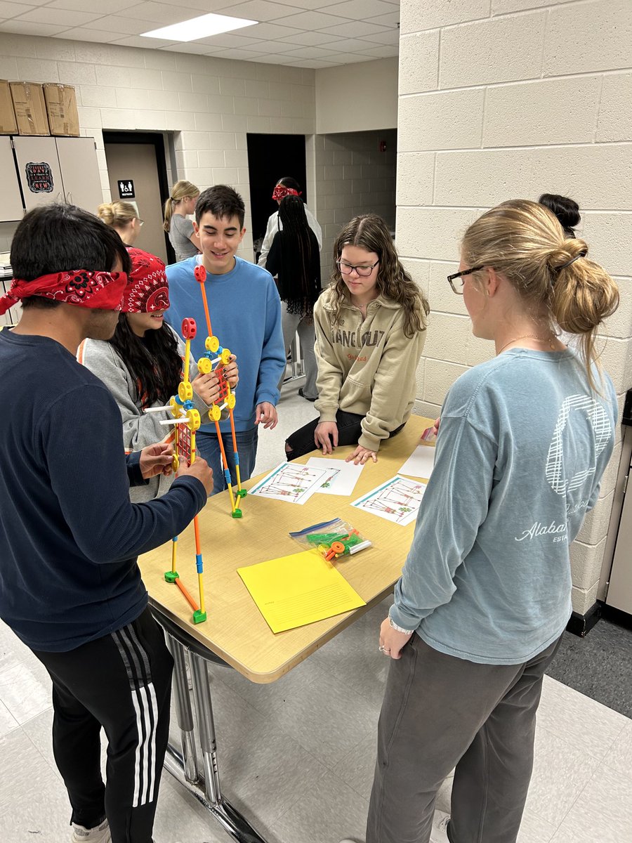 pmcollins1's tweet photo. Intro to Pharm Ss learning about being very specific w/ their communication! Shout out to Ms Tarsitano-local pharmacist, for all your help!
#mcslearn #proudtobeajet https://t.co/bEqkDkry0i
