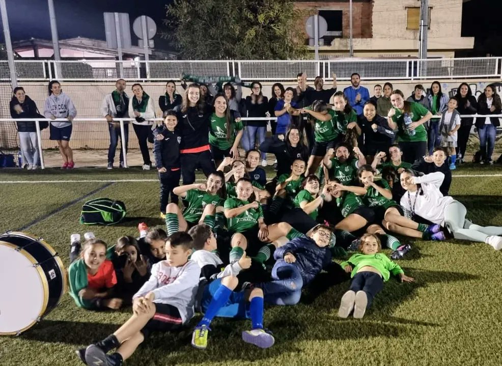 SMXathletic's tweet photo. 🏆 PRIMERA AUTONÓMICA FEMENINA | Grupo Segundo | Jornada 22 ⚽
✅ #CDZeneta 0 - @SMXathletic 6
📝 Triunfo de nuestro filial "A" para seguir líder una jornada más. Gran 1a mitad, con mucha efectividad, que dejó el encuentro sentenciado al descanso ¡Equipo #FEYMAR!✨💚 https://t.co/SErjFmwfCC
