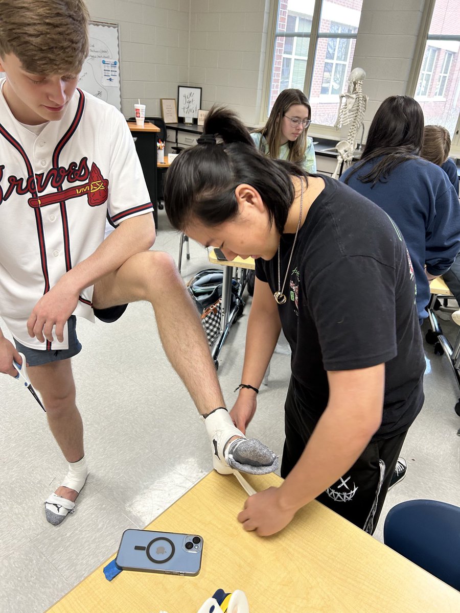 pmcollins1's tweet photo. Health Science Internship Ss preparing for our Mock Trauma. Huge thanks to Madison Fire &amp; Rescue for all your help. We love that our SRO Officer Stease is always ready to assist!!!
#mcslearn #proudtobeajet https://t.co/2gWEHsEgcb