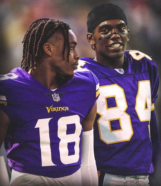 GoatHouseNFL's tweet image. If you could add any retired NFL player to your favorite team’s current roster, who would it be and why? 🏈 #NFLThrowback