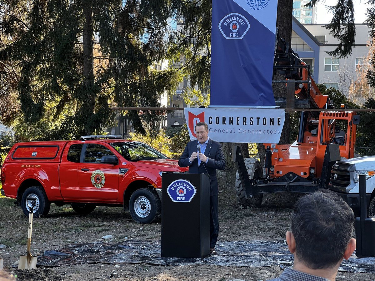 BVUEjared's tweet photo. What a thrill to be a part of the groundbreaking on the future site of fire station 10 earlier this week. A building worthy of the brave men and women of the @BvueFD and @IAFF1604. #Bellevue #BVUE #BLVU #WeAreBellevue #TheBellevueWay https://t.co/Vj3oWyulk5