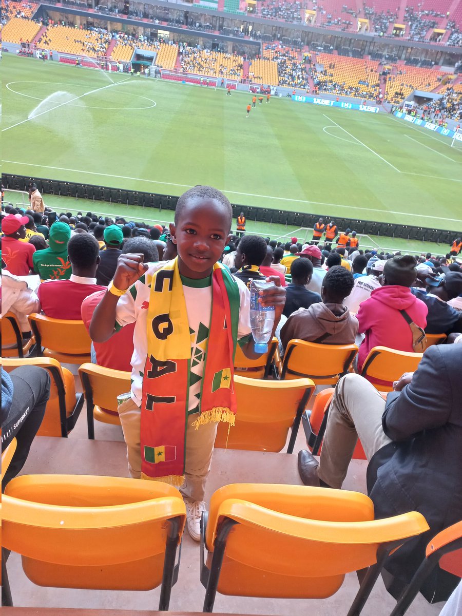 Sidy_Diall0's tweet photo. Histoire d'amour 💚💛❤️ https://t.co/dVKuyYPnY3