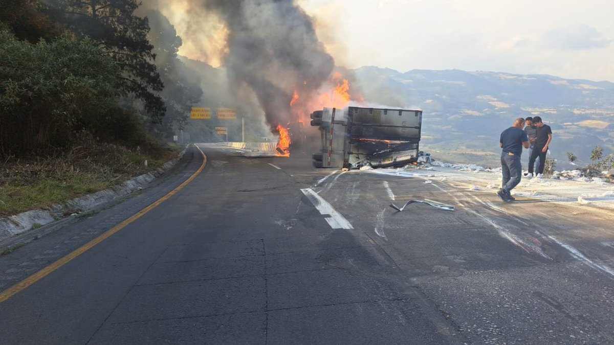 Mon_Trabal tweet media