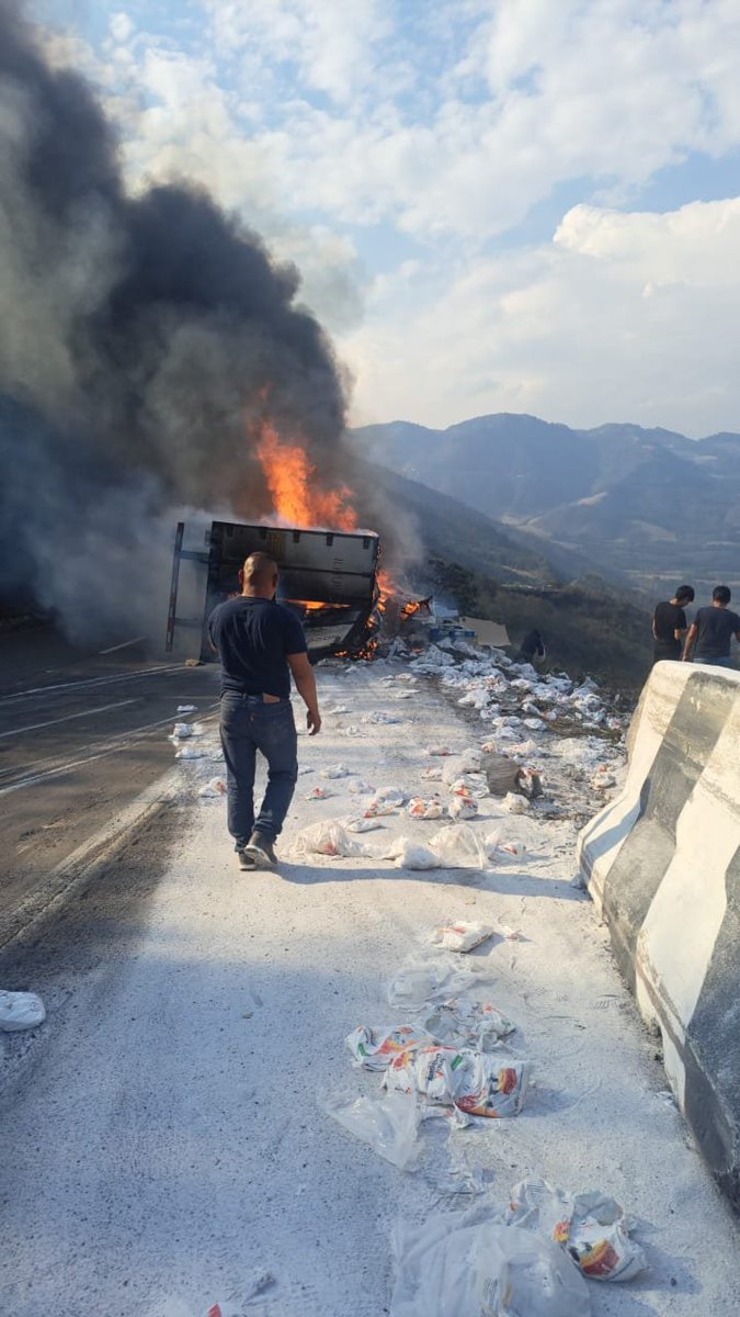 Mon_Trabal tweet media