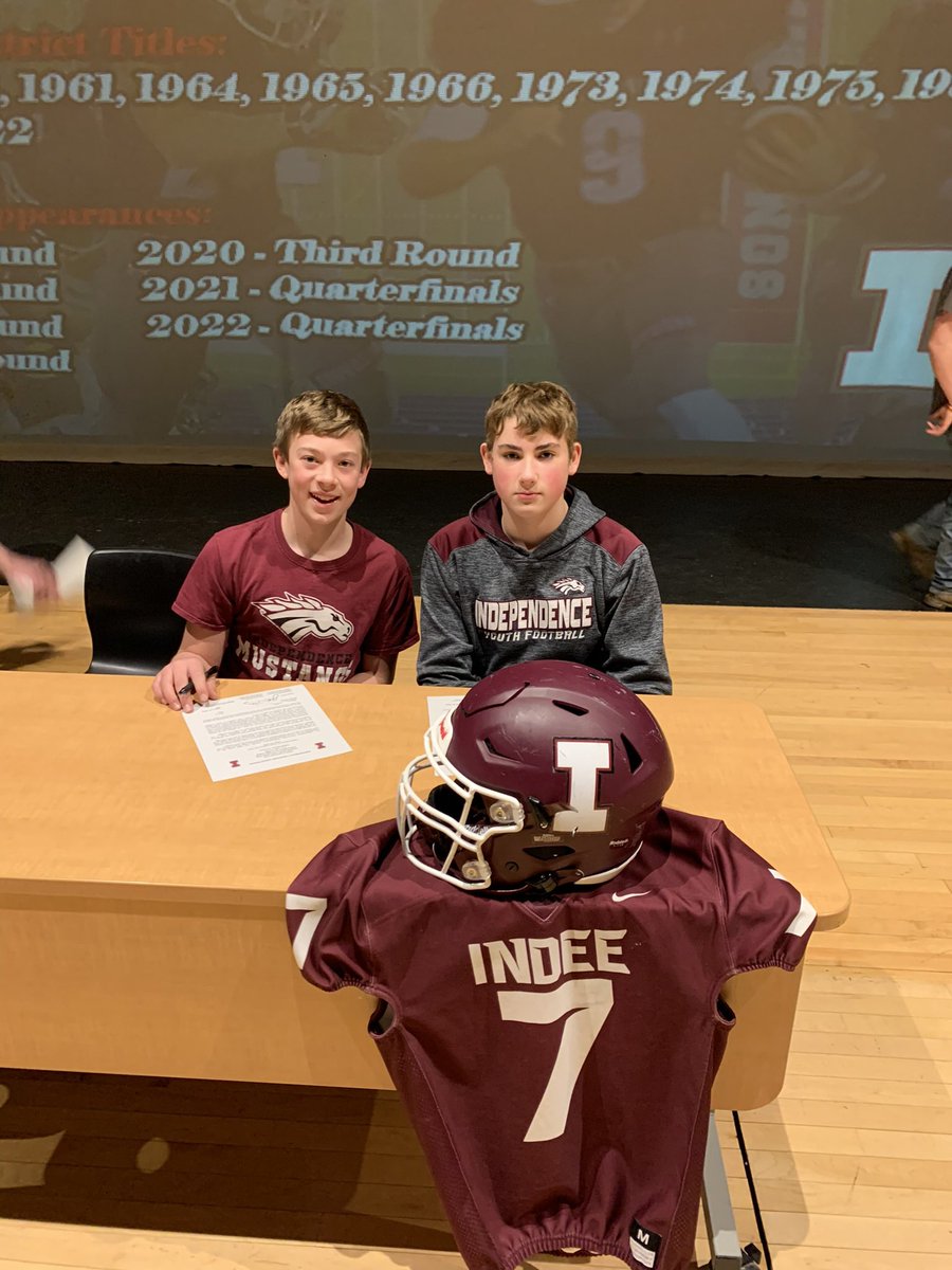 austinpink2's tweet photo. 🚨8th Grade Signing Day🚨
Independence Mustang Football: Class of 2027!!
Excited to have this group join our family!
Time to get to work! 💪🏈
#LetsGoBeGreat https://t.co/Lnr7yXpG1s