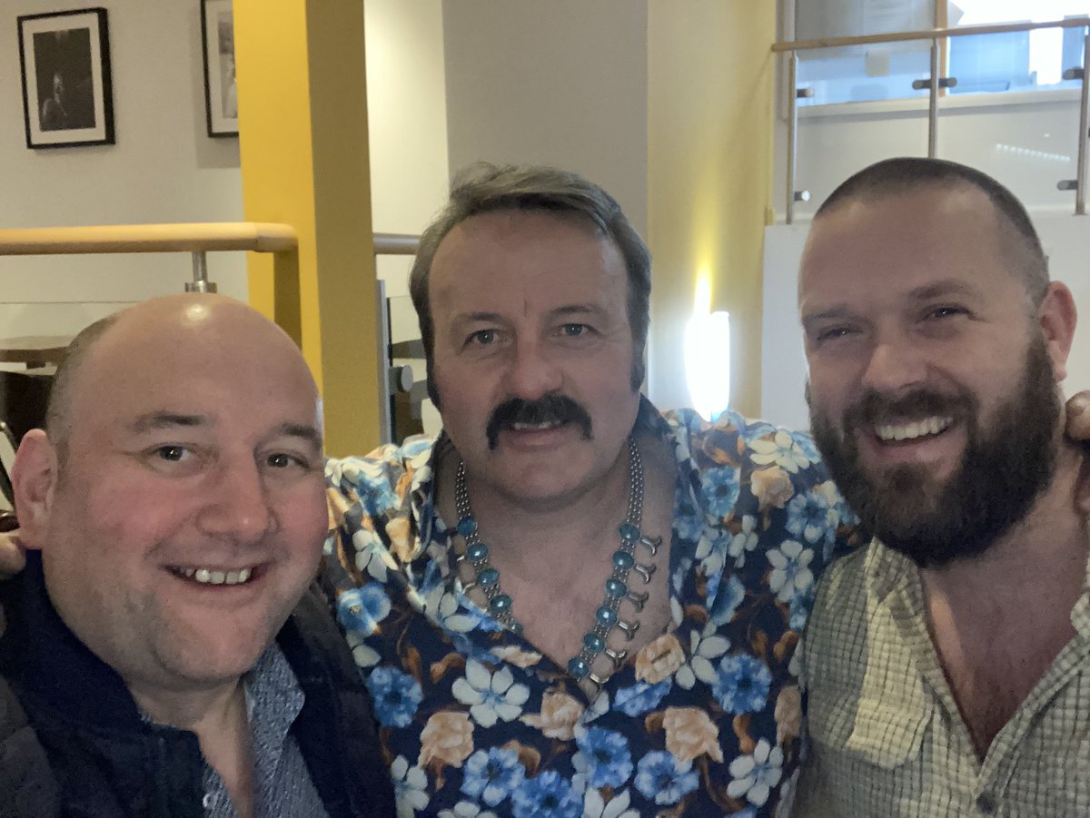 andrew_lustig's tweet photo. Great night out watching @MikeBubbins with @HayesGregg. Brilliant gig, hilarious πππ look forward to the next tour #standup #wales #socialdistancesportsbar @distantpod #greatnight #righteouspint https://t.co/qx0fLbhv62
