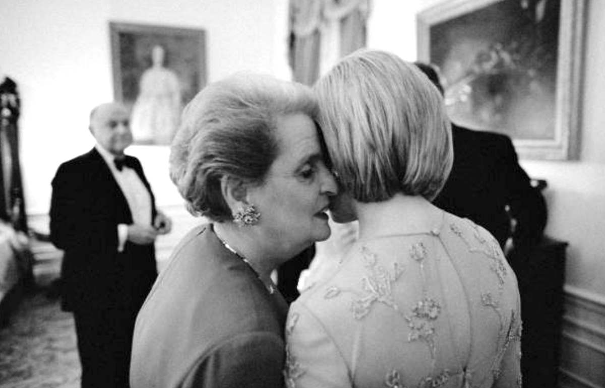 Love this photo 💖 
U.S. Secretary of State #MadeleineAlbright whispers in the ear of First Lady @HillaryClinton during a State Dinner (in honor of British Prime Minister Tony Blair) on February 5, 1998 in Washington D.C. 
📸  Diana Walker 

#WomensHistoryMonth