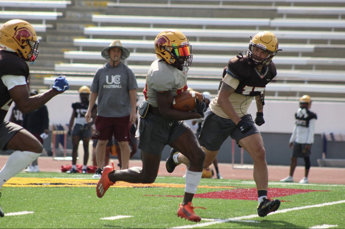 UCWV_Football's tweet photo. Day 5 was a work day 🫡 #WE

📷 @kaylaletart https://t.co/SZA7ThURXT